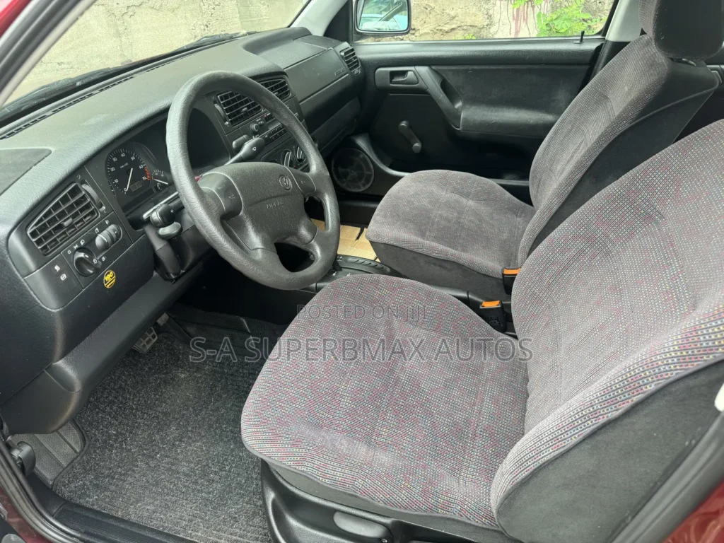 156523153_MTYwMC0xMjAwLWI1NjY1NDA0NDM