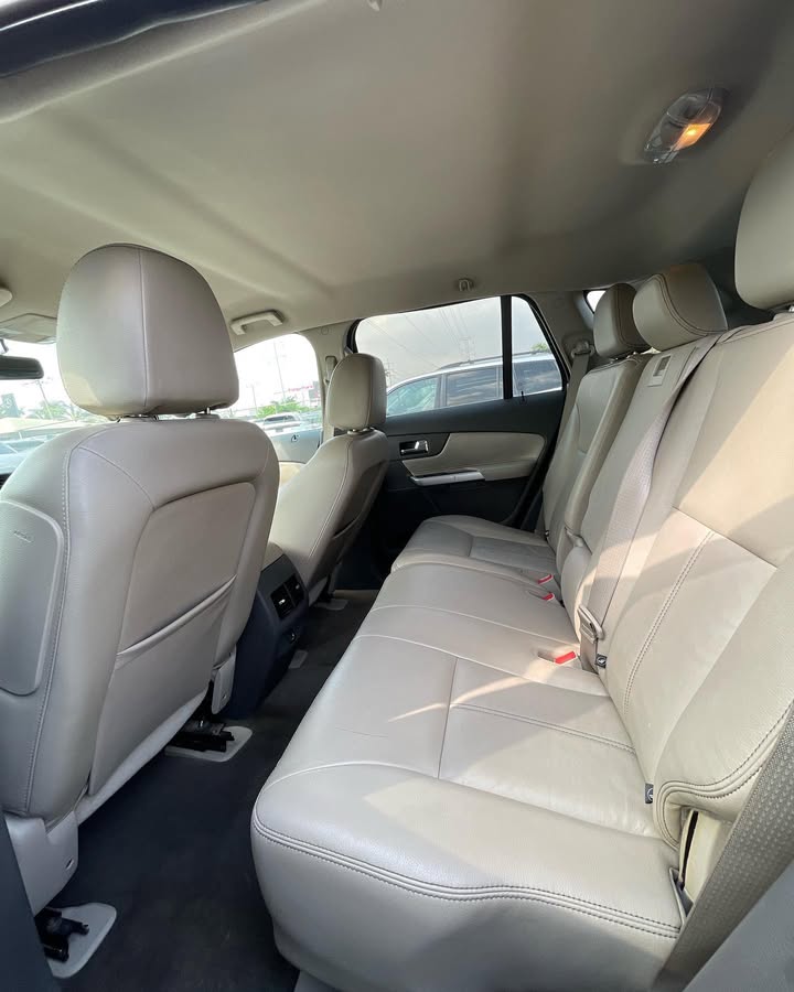 ayobanksautos-20251223-0006